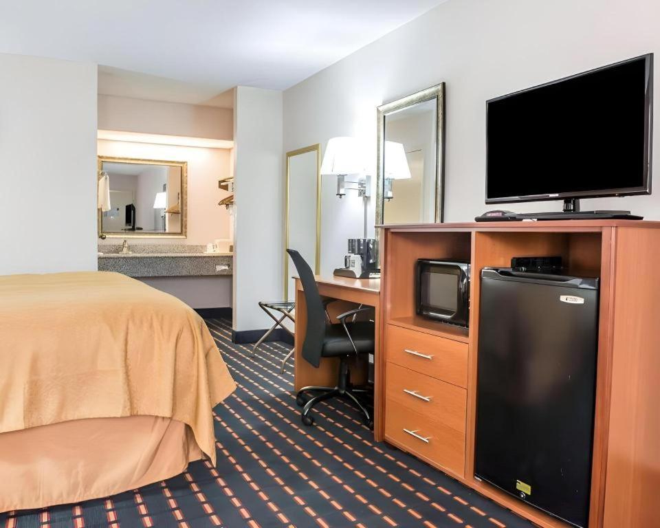 מריאנה Quality Inn מראה חיצוני תמונה